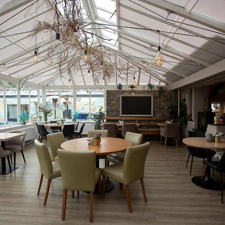 Hive Townhouse Hotel Aberaeron Buitenkant foto