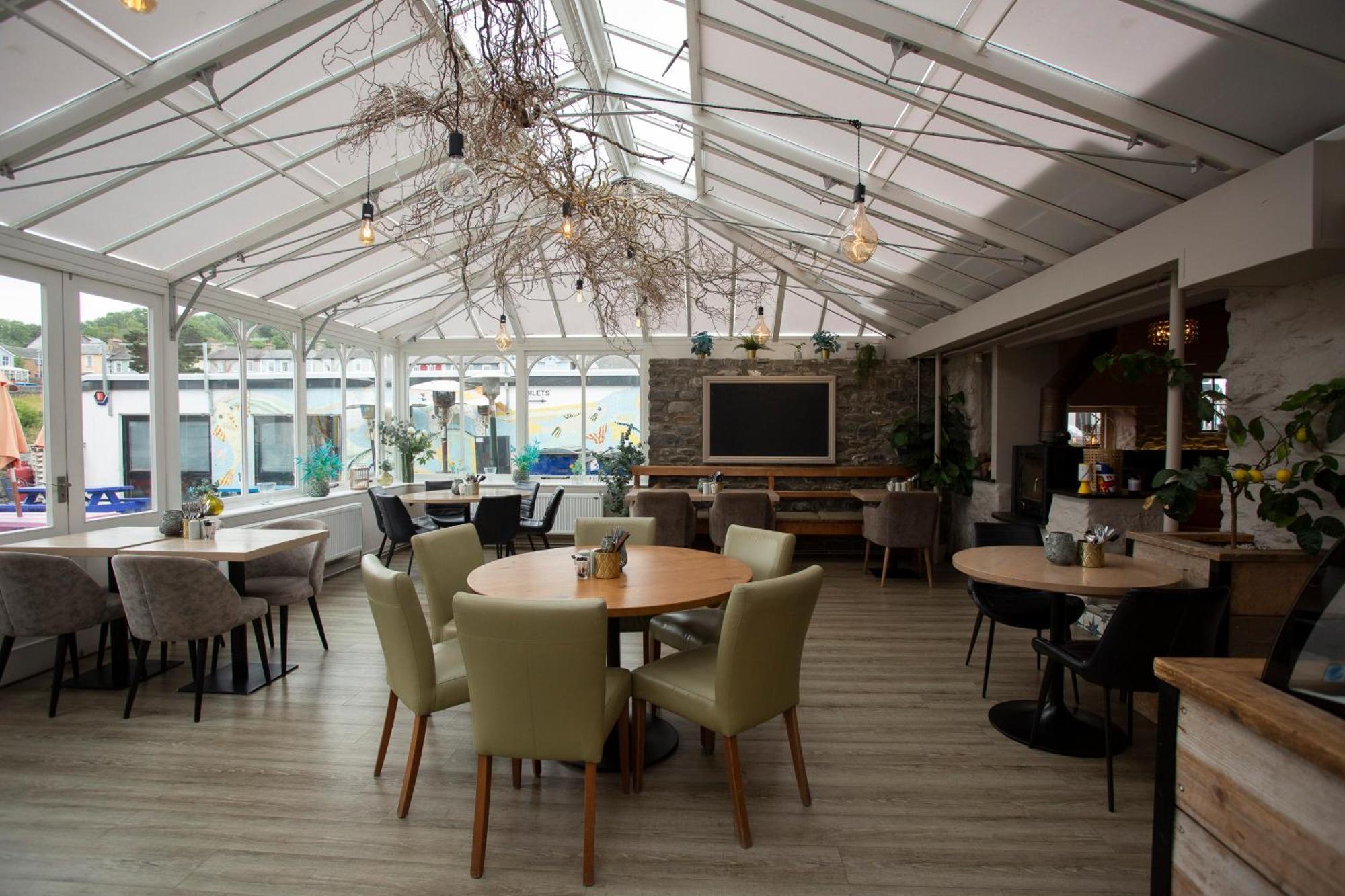 Hive Townhouse Hotel Aberaeron Buitenkant foto